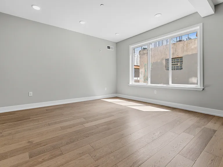 1111 S 24th St #103 — Photo 12