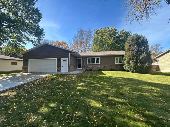 1100 Columbine Dr, Marshall, MN 56258