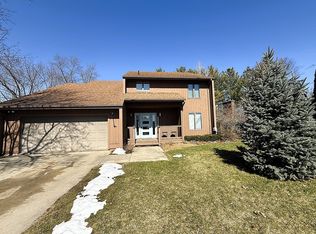 1225 Eustace Dr, Dixon, IL 61021