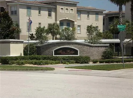 3000 Laurel Park Ln #207 — Photo 1