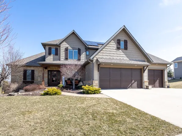 1230 Heather Gln, Dubuque, IA 52003