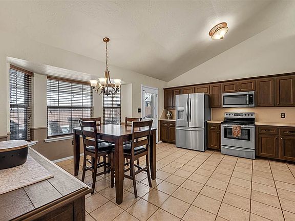 5th image of 4133 SW Parkridge Blvd
