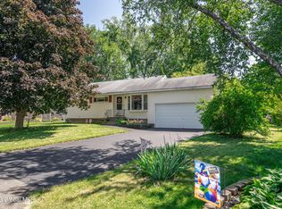 6 Castle Ct, Loudonville, NY 12211