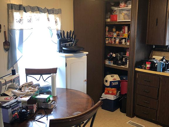 5th image of 242 1/2 Hemlock Dr