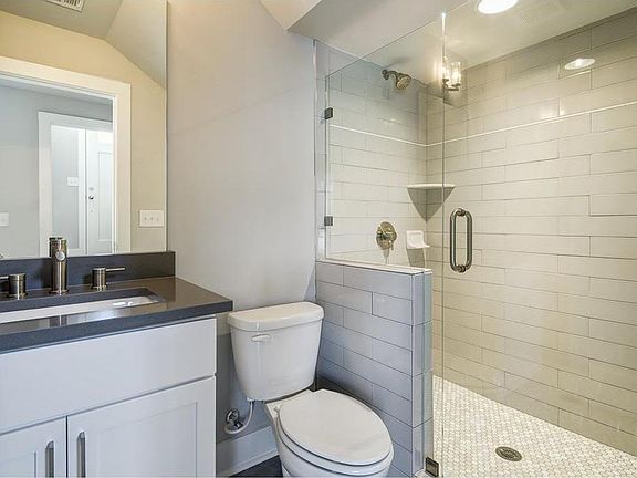 4th image of 733 Taylor Ct NE Unit 27