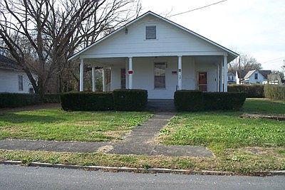 1st image of 105 Bridge St