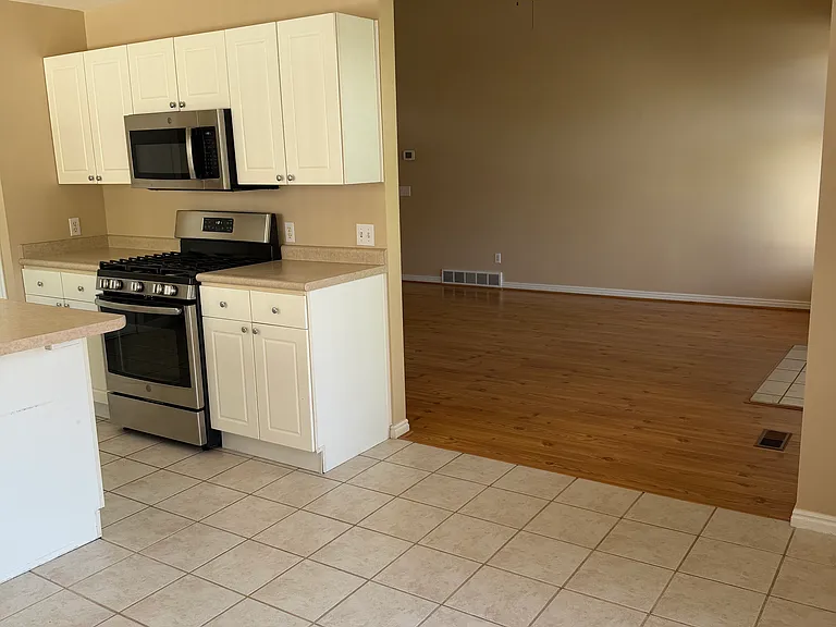 258 E Rawlins Ln — Photo 15