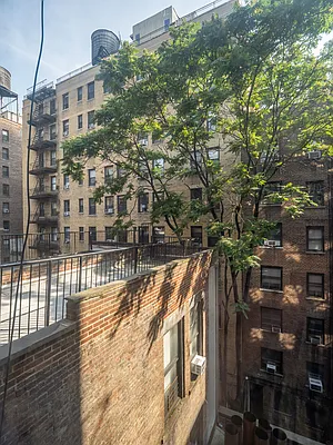 Rented by City Connections Realty | media 3