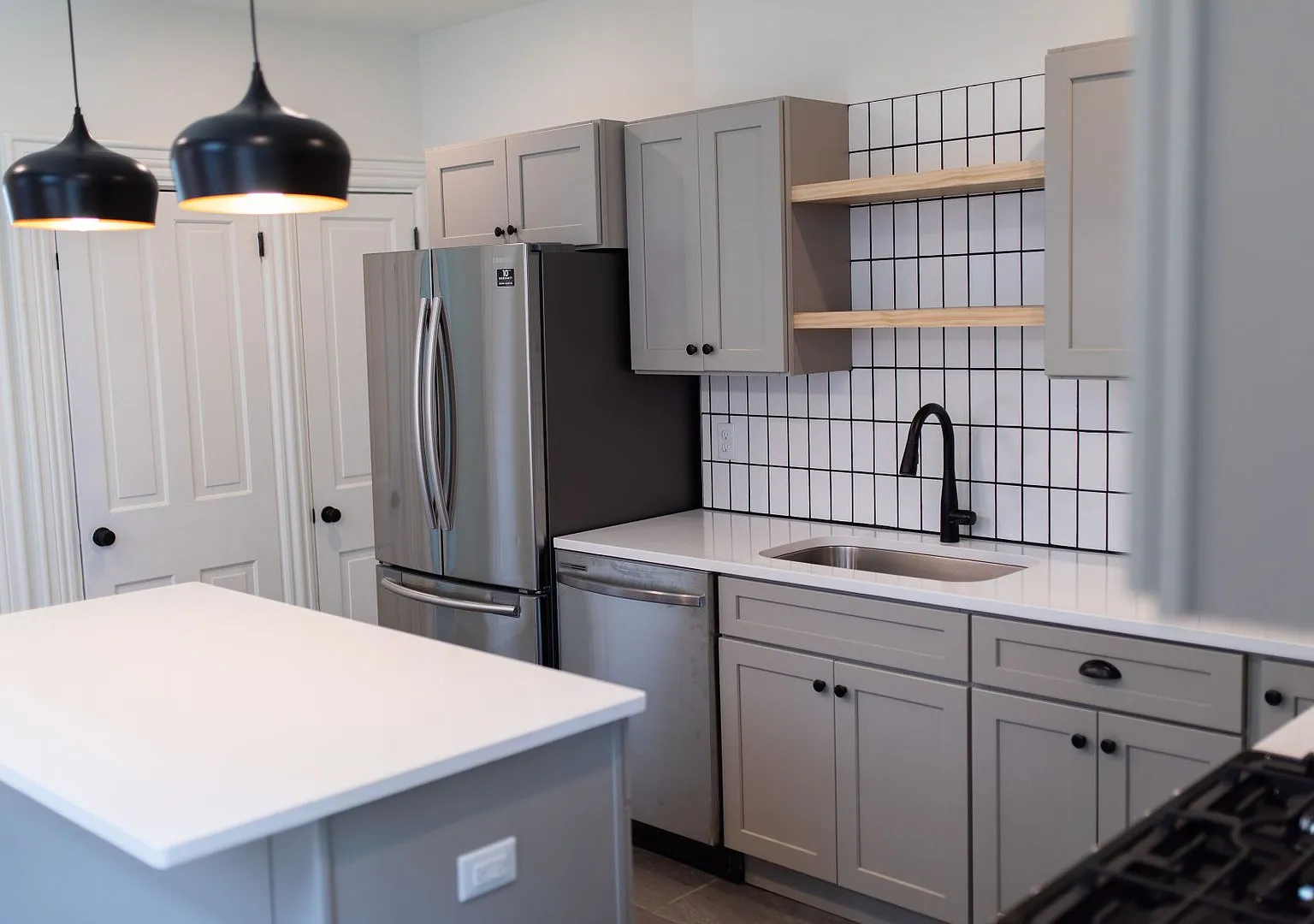 547 W Lemon St — Photo 4
