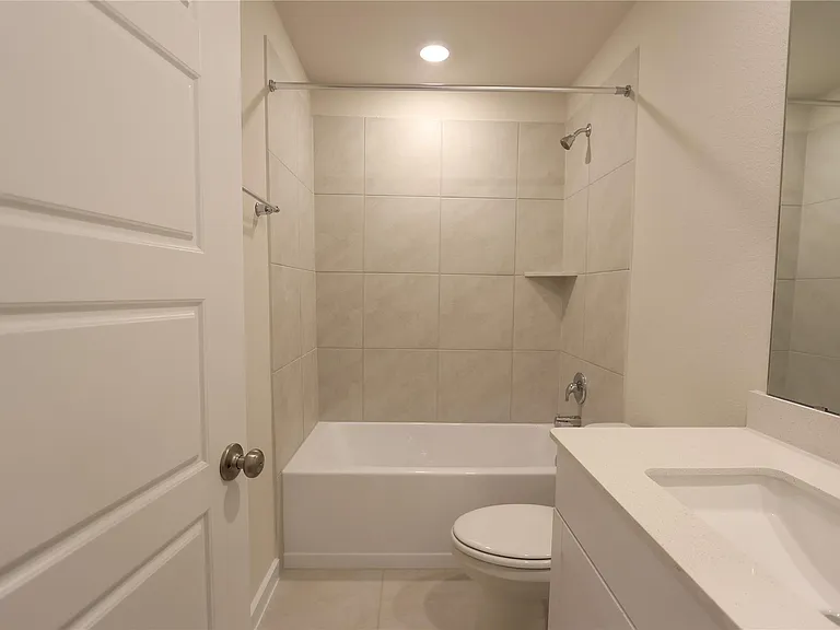 6686 Lahna Oak Dr — Photo 12