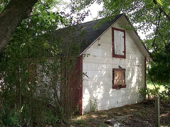 3rd image of 392 60th St