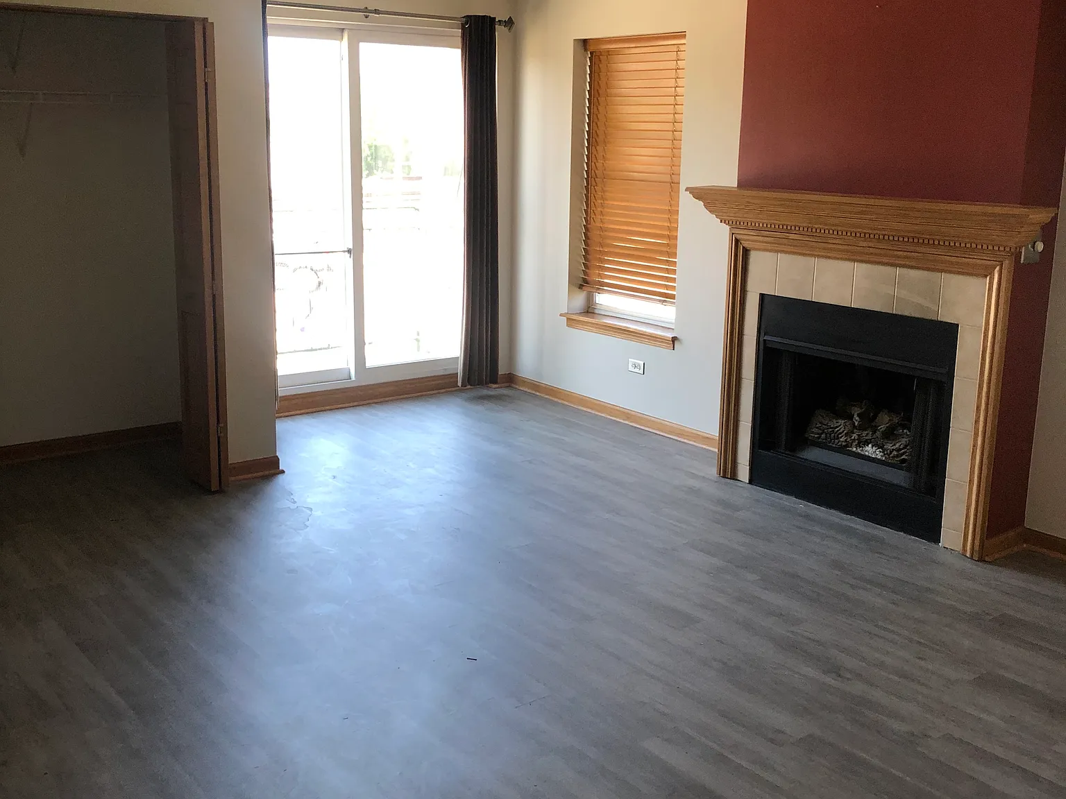 2 bed, 1100 sqft, $2,100 — Photo 3