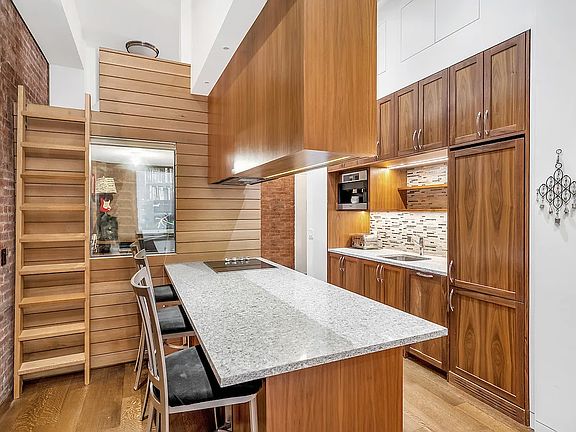 3rd image of 23 10th St #205