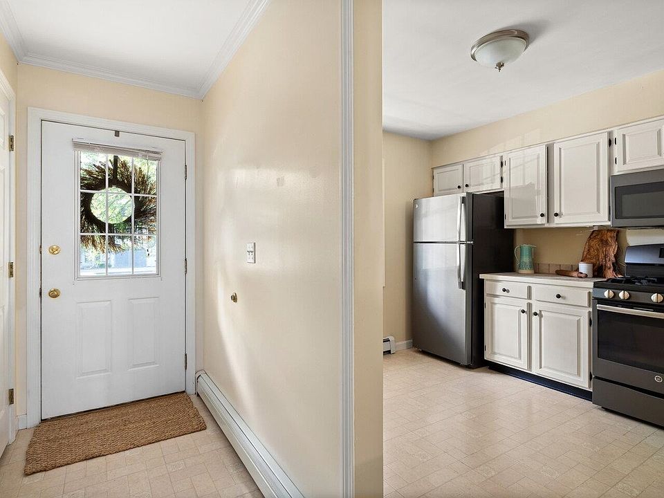 5 Perkins Drive, Essex Jct, VT 05452 Zillow