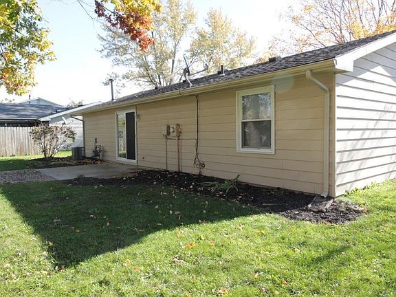 3rd image of 8205 Newfield Dr
