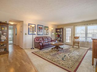 1575 Weatherstone Dr, Ann Arbor, MI 48108