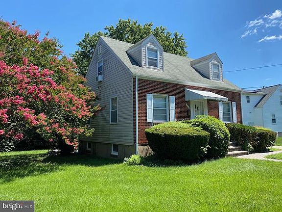 2nd image of 7402 Marion St