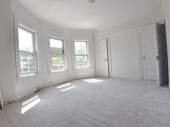 5th image of 3626 170th St Floor 2