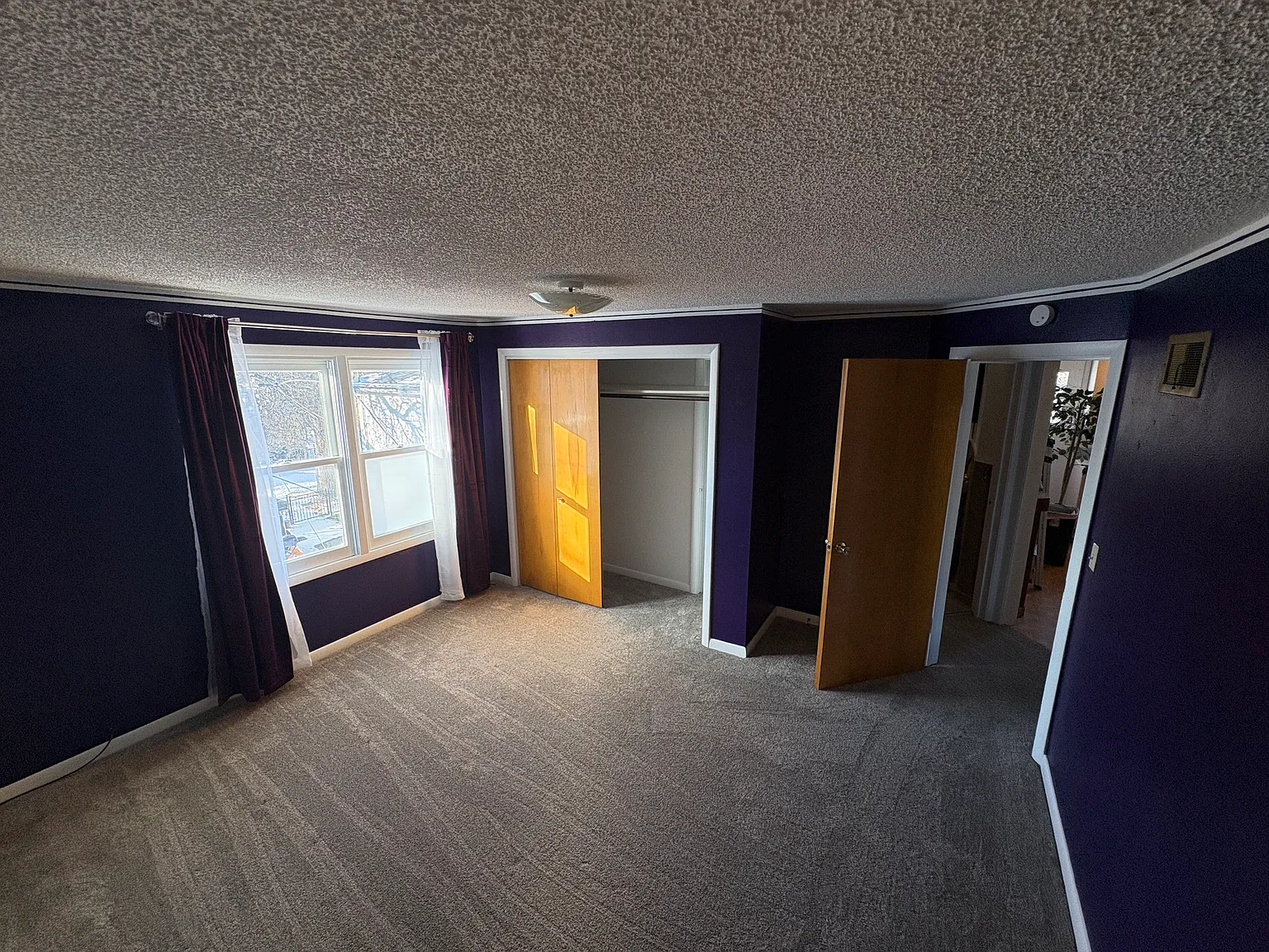 3 bed, 1350 sqft, $2,300 — Photo 4