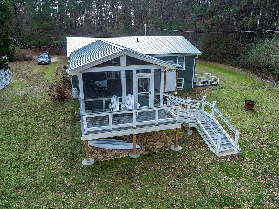 1st image of 384 Tanners Dr