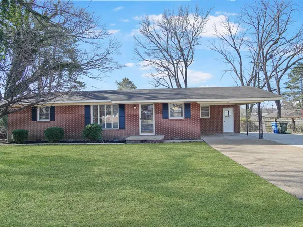 102 Virginia Dr, Athens, AL 35611