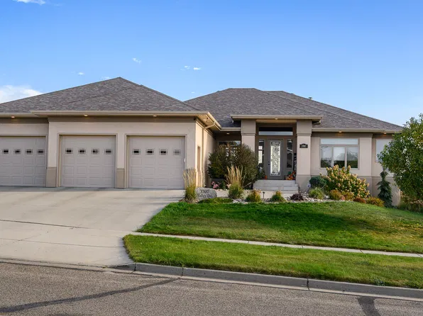 3707 Valley Dr, Bismarck, ND 58503