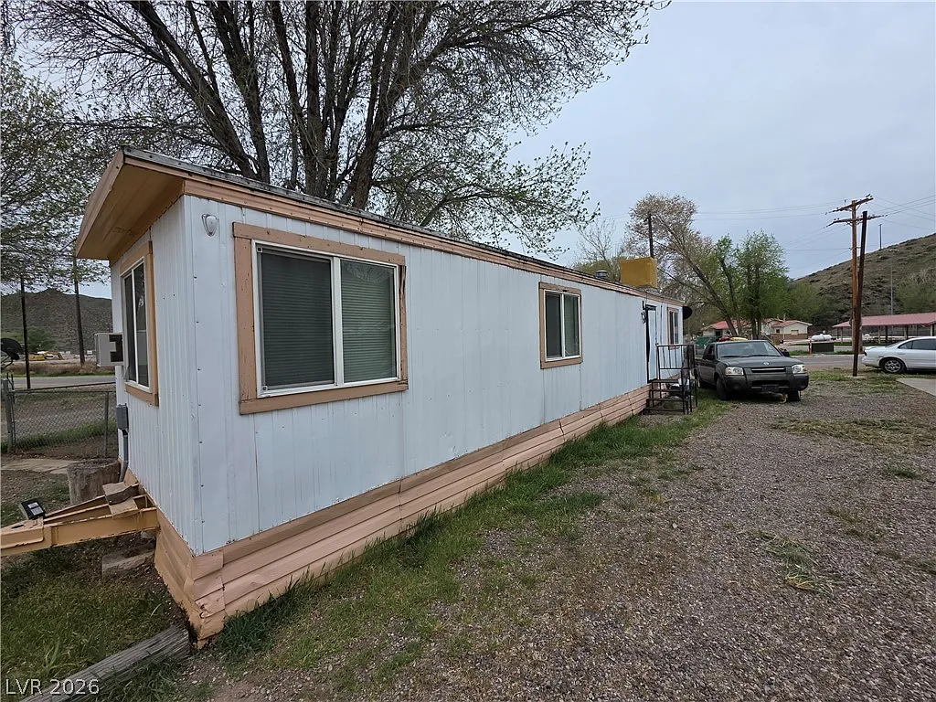 2 bed, 1.0 bath, 570 sqft, $750 — Photo 1