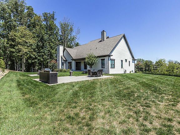 3rd image of 615 Oak Cove Ln