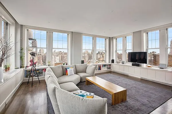 Rented by Compass | media 3