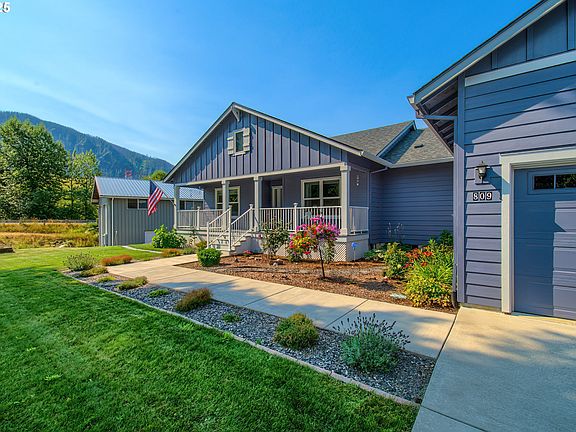 2nd image of 809 Lakeside Way