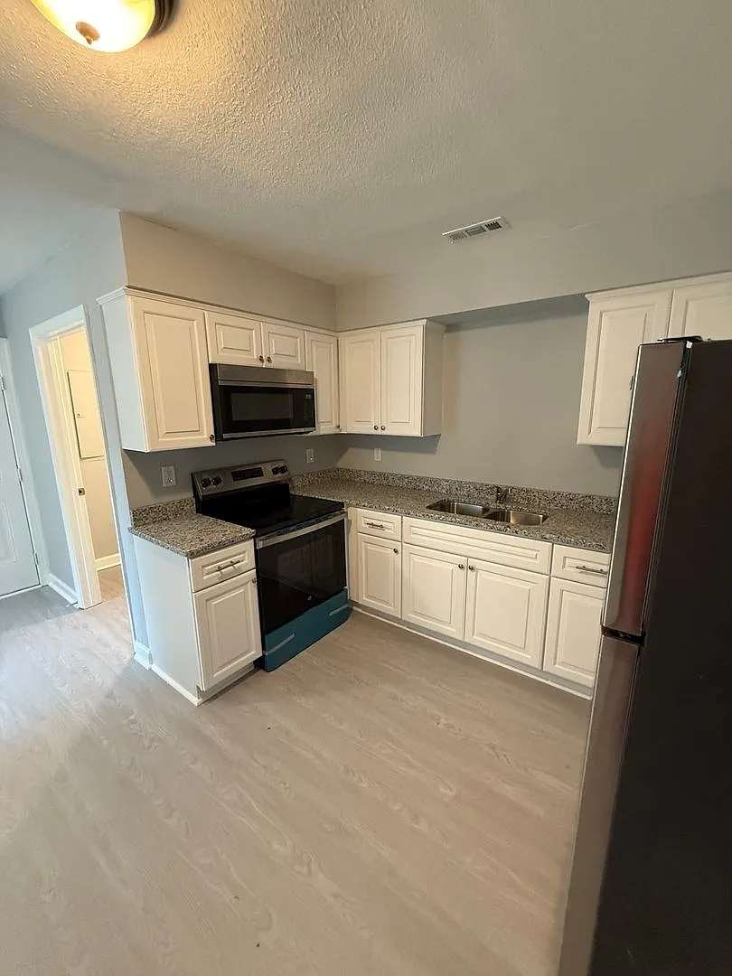Building Photo - 315-317 Roselynn Ln