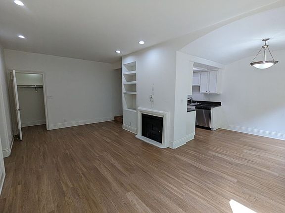 4th image of 912 N Croft Ave APT 108