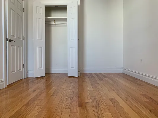 Rented by Hillel Realty Group | media 21