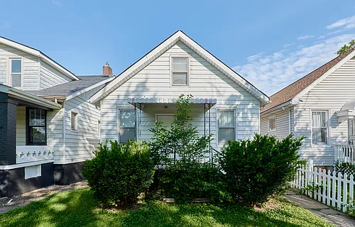4673 Dewey Ave Photo 1