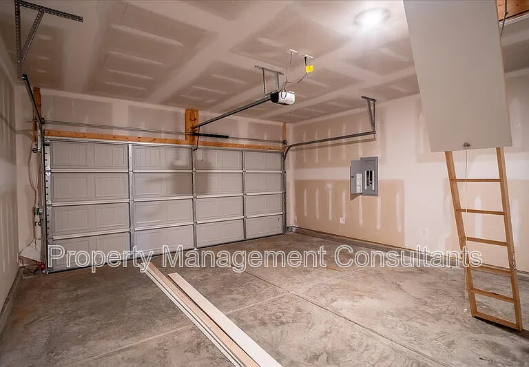 22845 Dashwood Ln — Photo 5