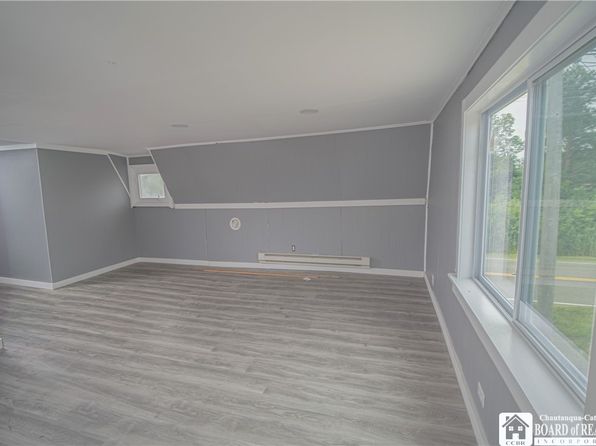 5377 W Lake Rd, Dunkirk, NY 14048