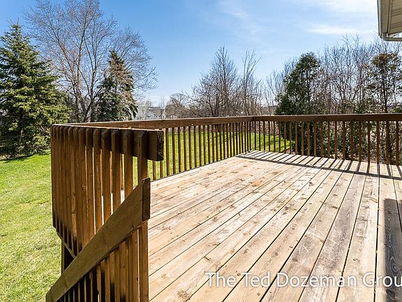 5th image of 45 Trillium Ct
