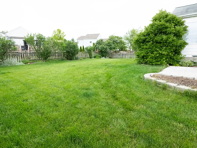 7872 Waggoner Run Dr — Photo 30
