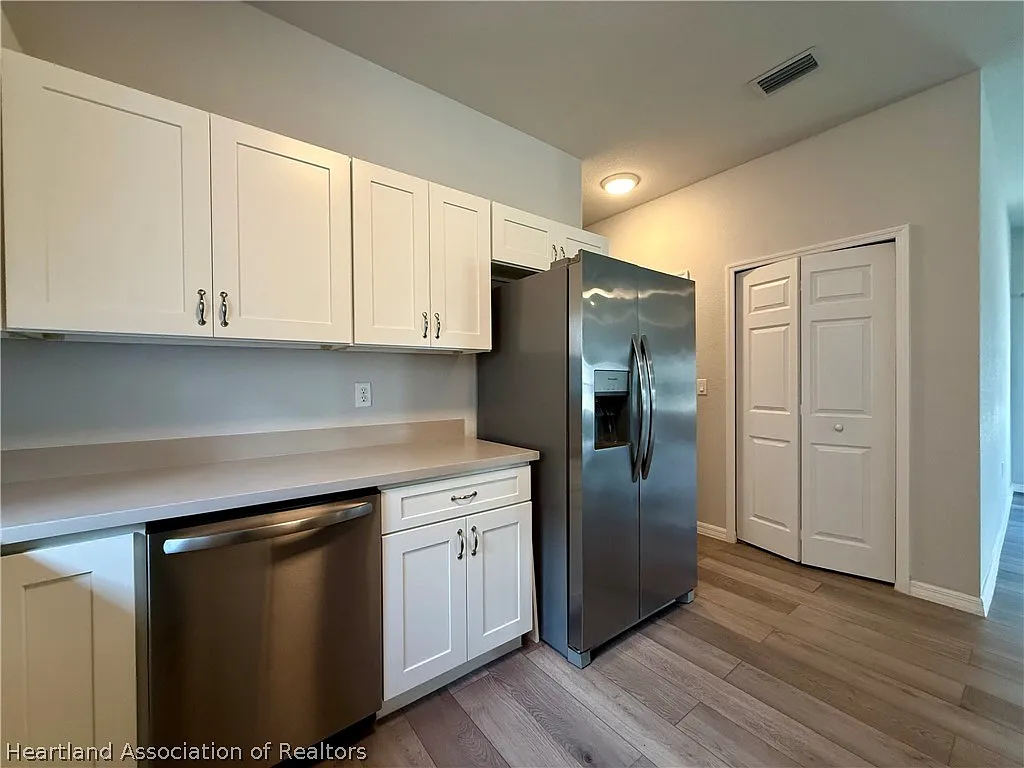 3 bed, 2.0 bath, 1270 sqft, $1,725 — Photo 4