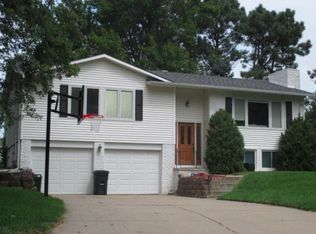 21704 Greenlawn Rd, Elkhorn, NE 68022