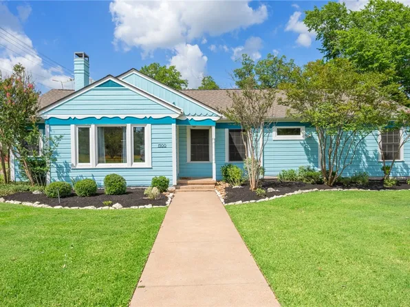 1300 Hoppess St, Bryan, TX 77802