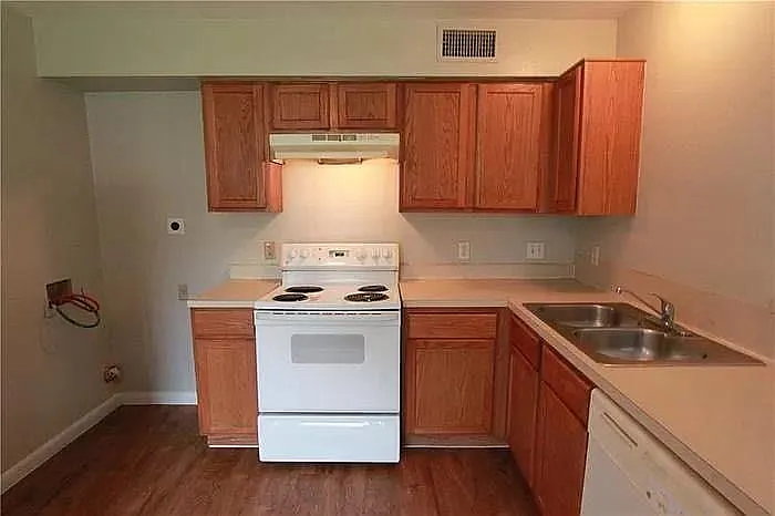 7206 Twin Crest Dr #102 — Photo 5