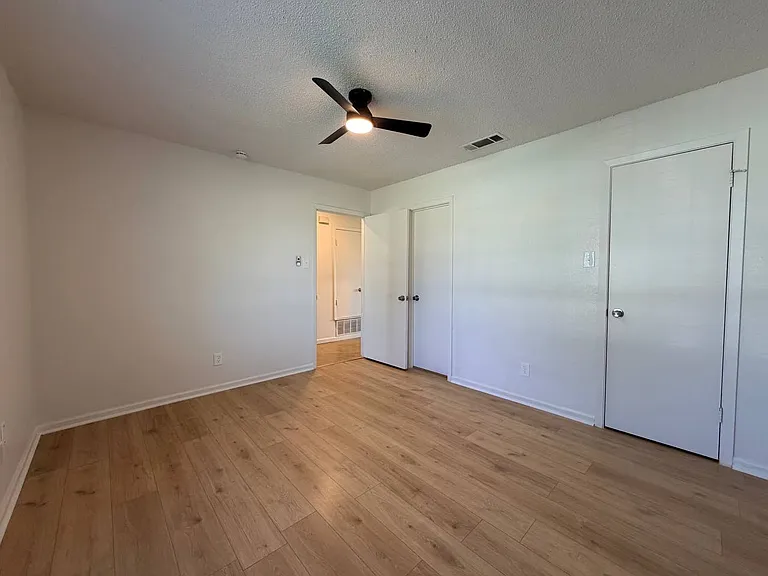 3807 William St — Photo 16