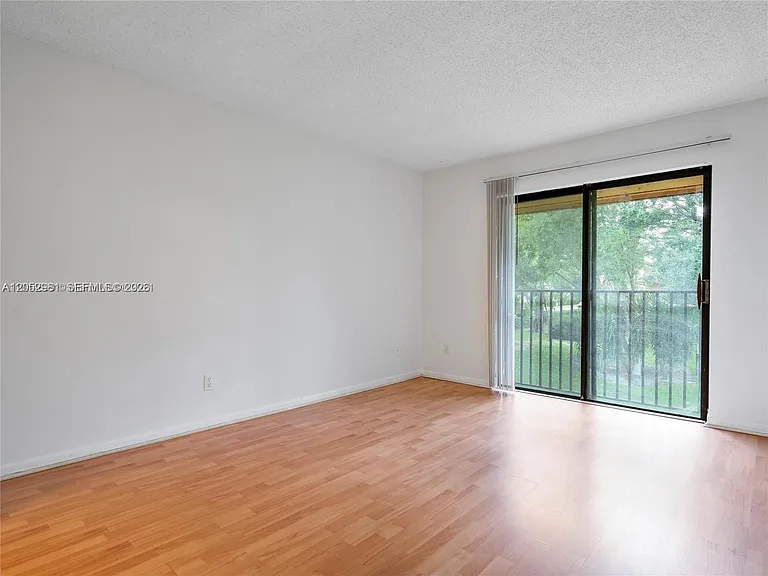 5801 Washington St #10 — Photo 16
