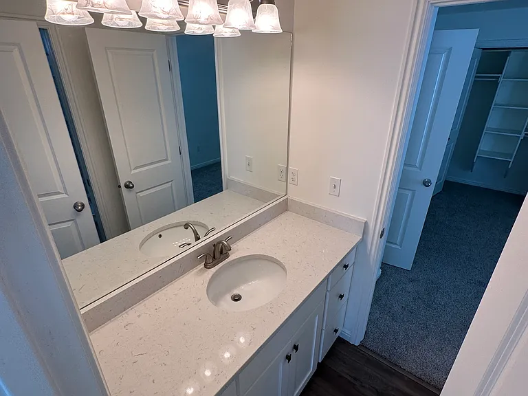 1211 W 20 S — Photo 7