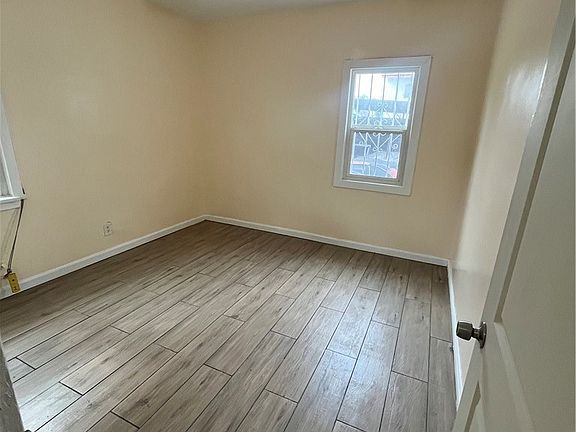 3rd image of 612 E 87th Pl #1/2