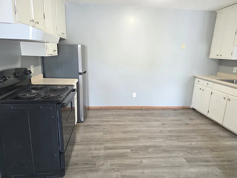421 1st Ave E #215 — Photo 9