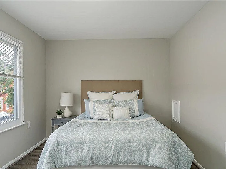 1212 Valley St — Photo 17