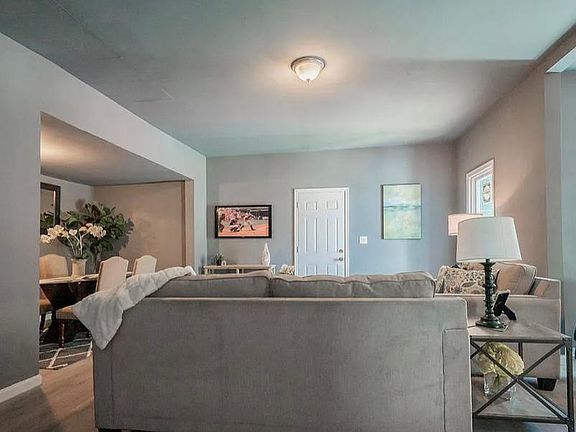 4th image of 103 West St #2