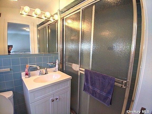 2nd image of 469 E Park Ave
